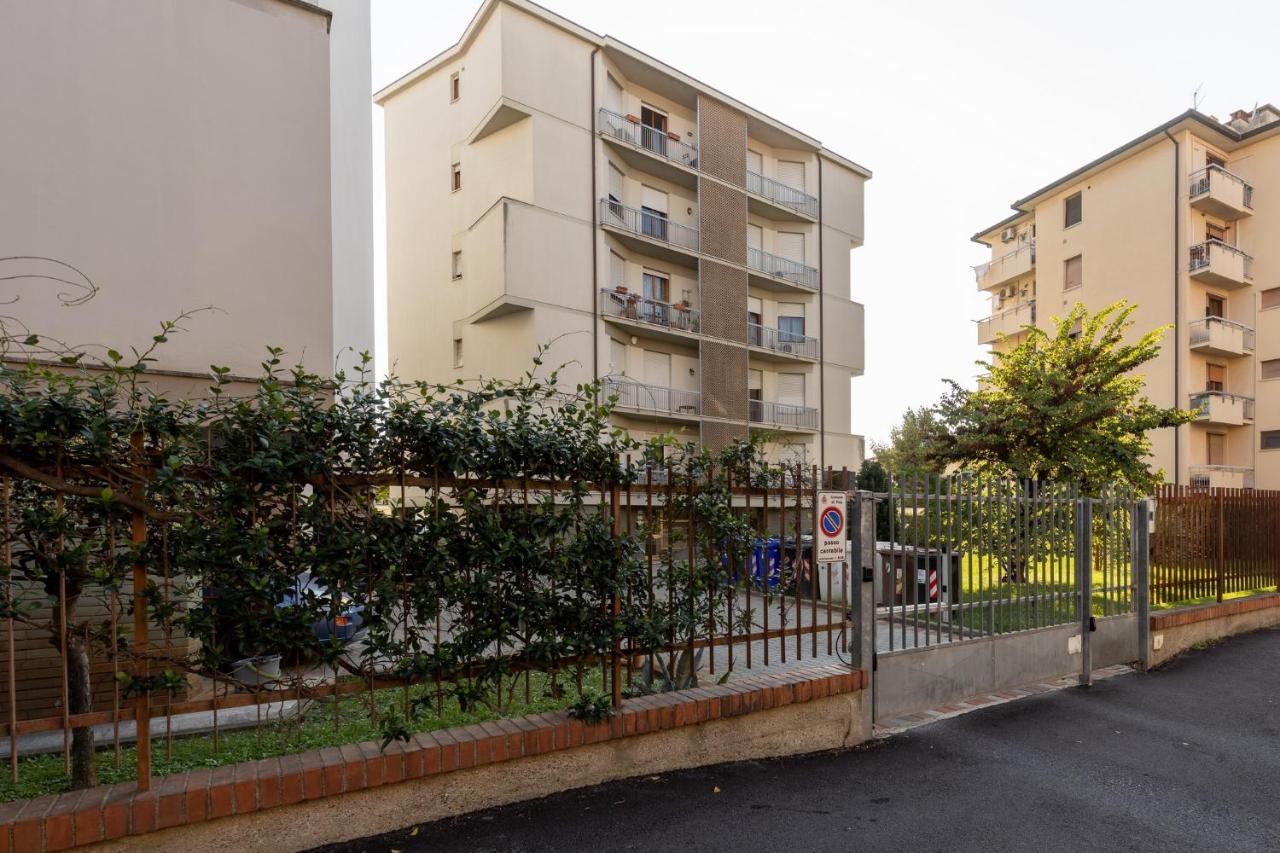Appartamento Pisa Quiet And Bright Flats With Balcony Esterno foto